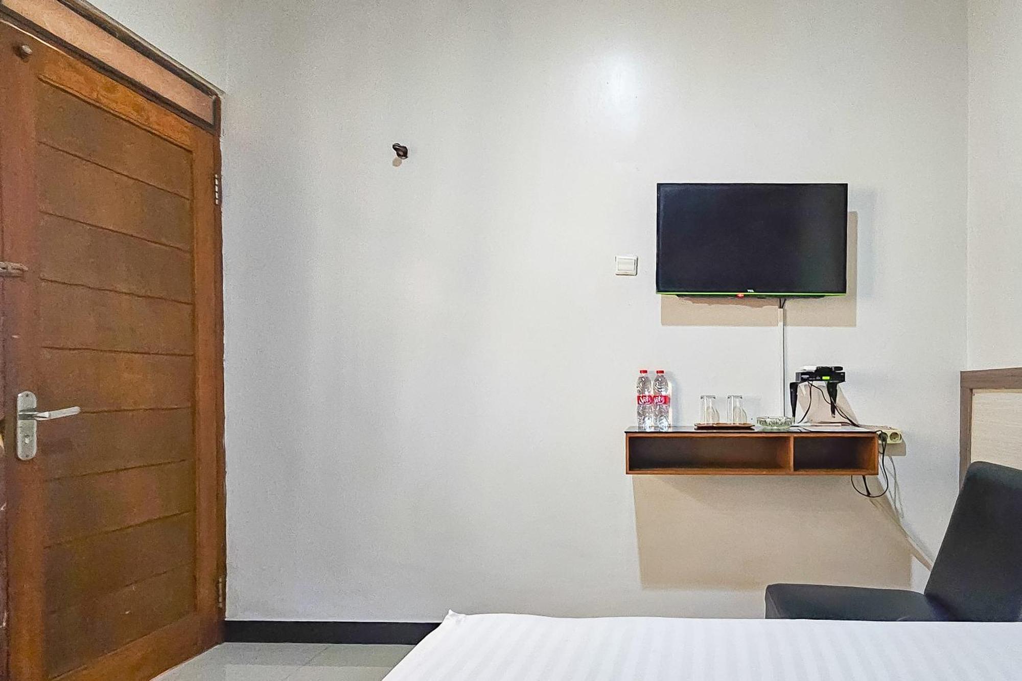Wisma Brata Mitra Reddoorz Sukabumi Exterior foto